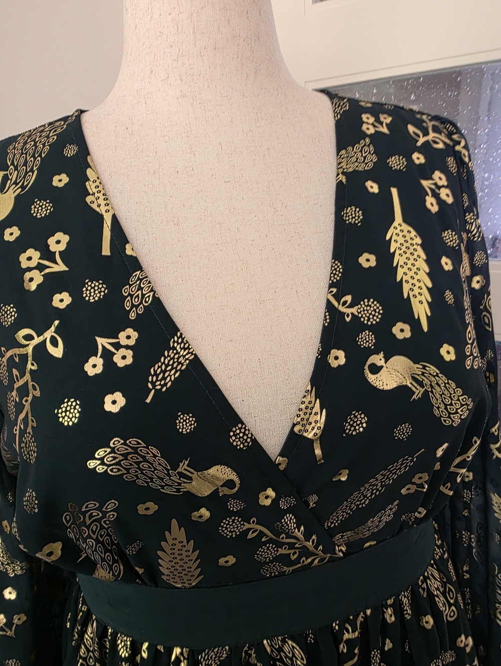 Unique Vintage Brand Green & Gold Foil Peacock Print Empire Waist Maxi Dress - Picture 5 of 9